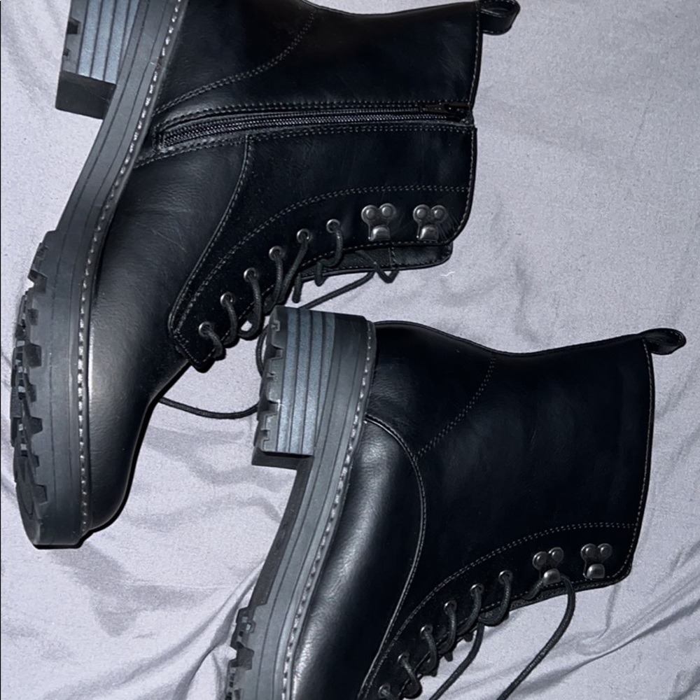 Universal Thread Women Combat Boots